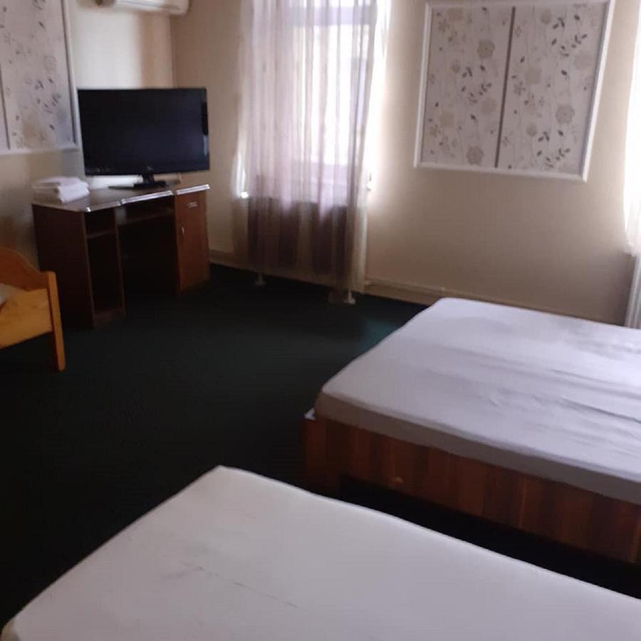 Hotel Lexus - Fost Cosmin Αράντ Εξωτερικό φωτογραφία